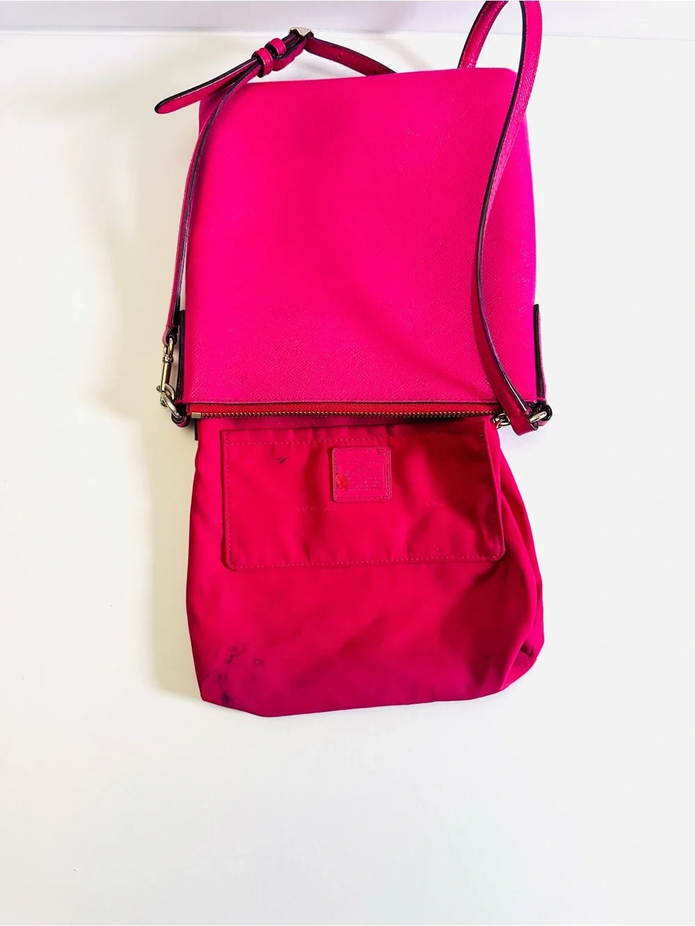 💖 COACH KITT MESSENGER CROSSBODY — BOLD PINK & CLASSIC COACH STYLE! 💖PREOWNED